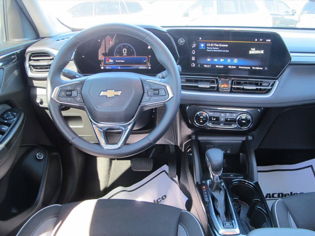 2024 Chevrolet Trailblazer LT SUV Slide 14