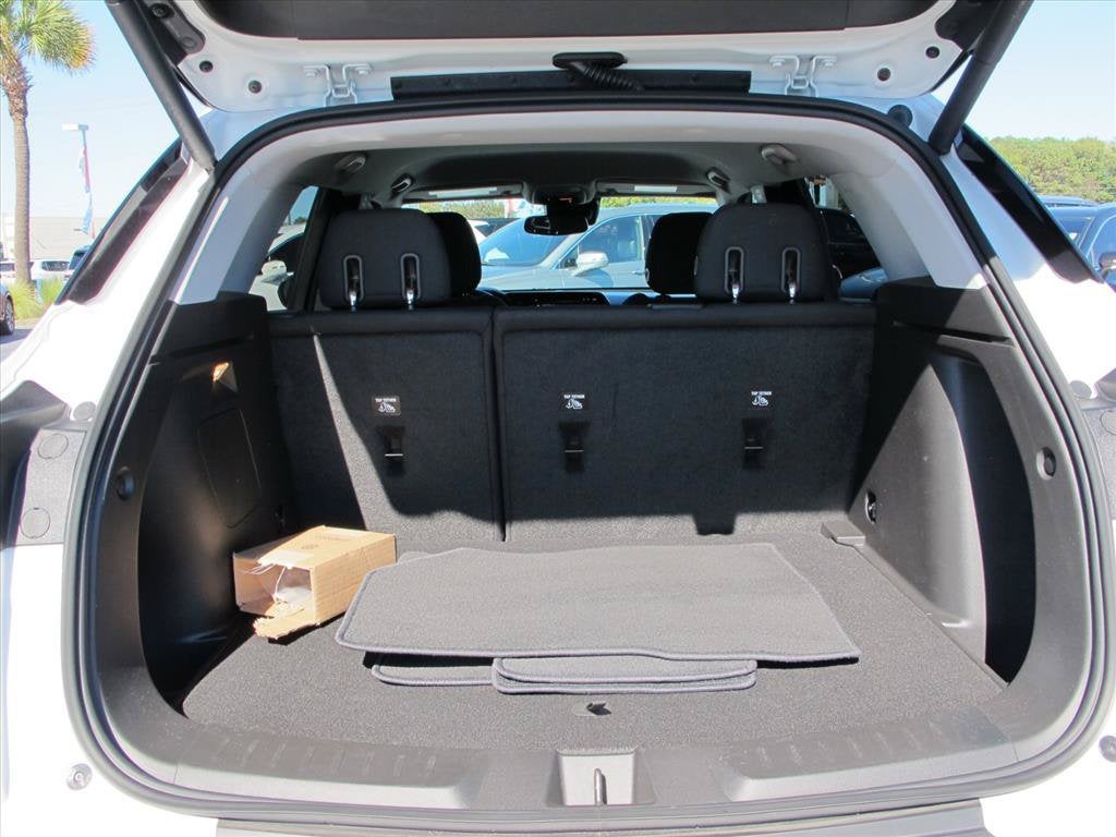 2024 Chevrolet Trailblazer LT SUV Slide 16
