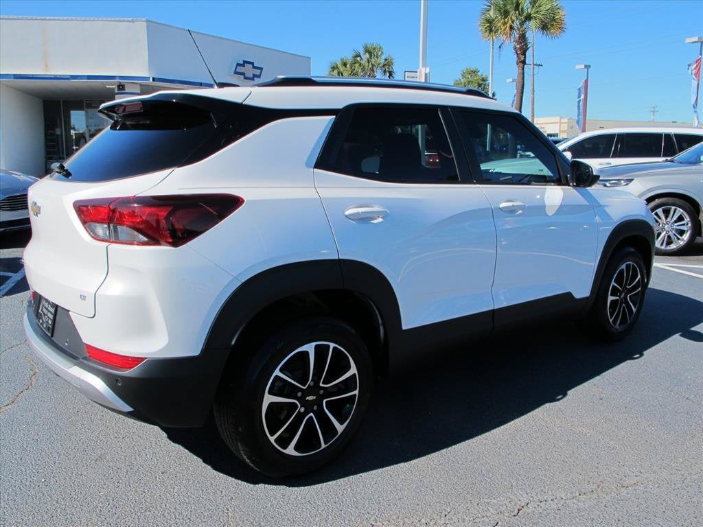 2024 Chevrolet Trailblazer LT SUV Slide 2