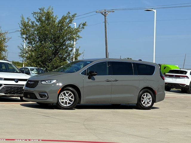 2025 Chrysler Pacifica