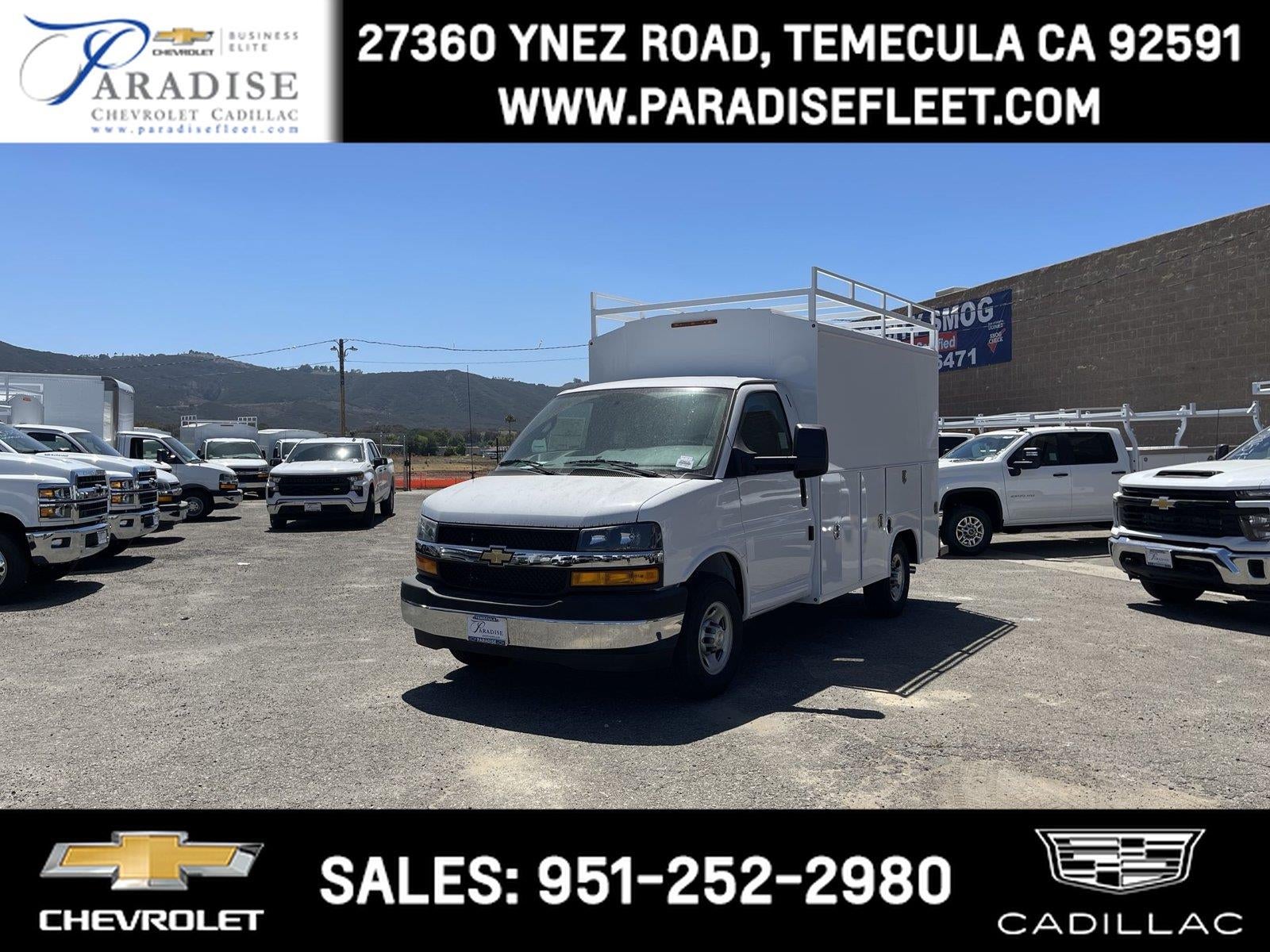 Summit White 2026 Chevrolet Express Chassis Van Rear-Wheel Drive Automatic