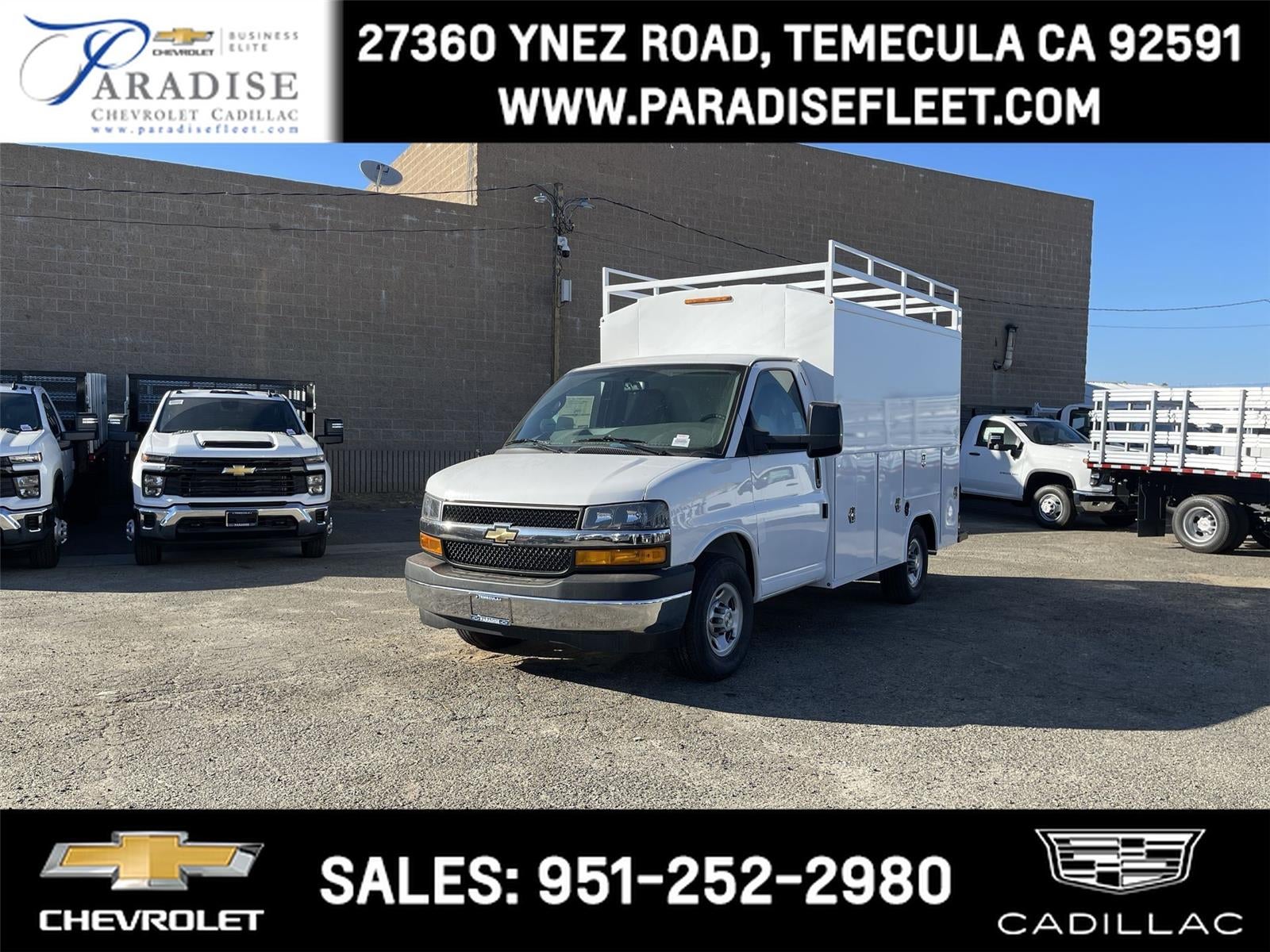 Summit White 2026 Chevrolet Express Chassis Van Rear-Wheel Drive Automatic