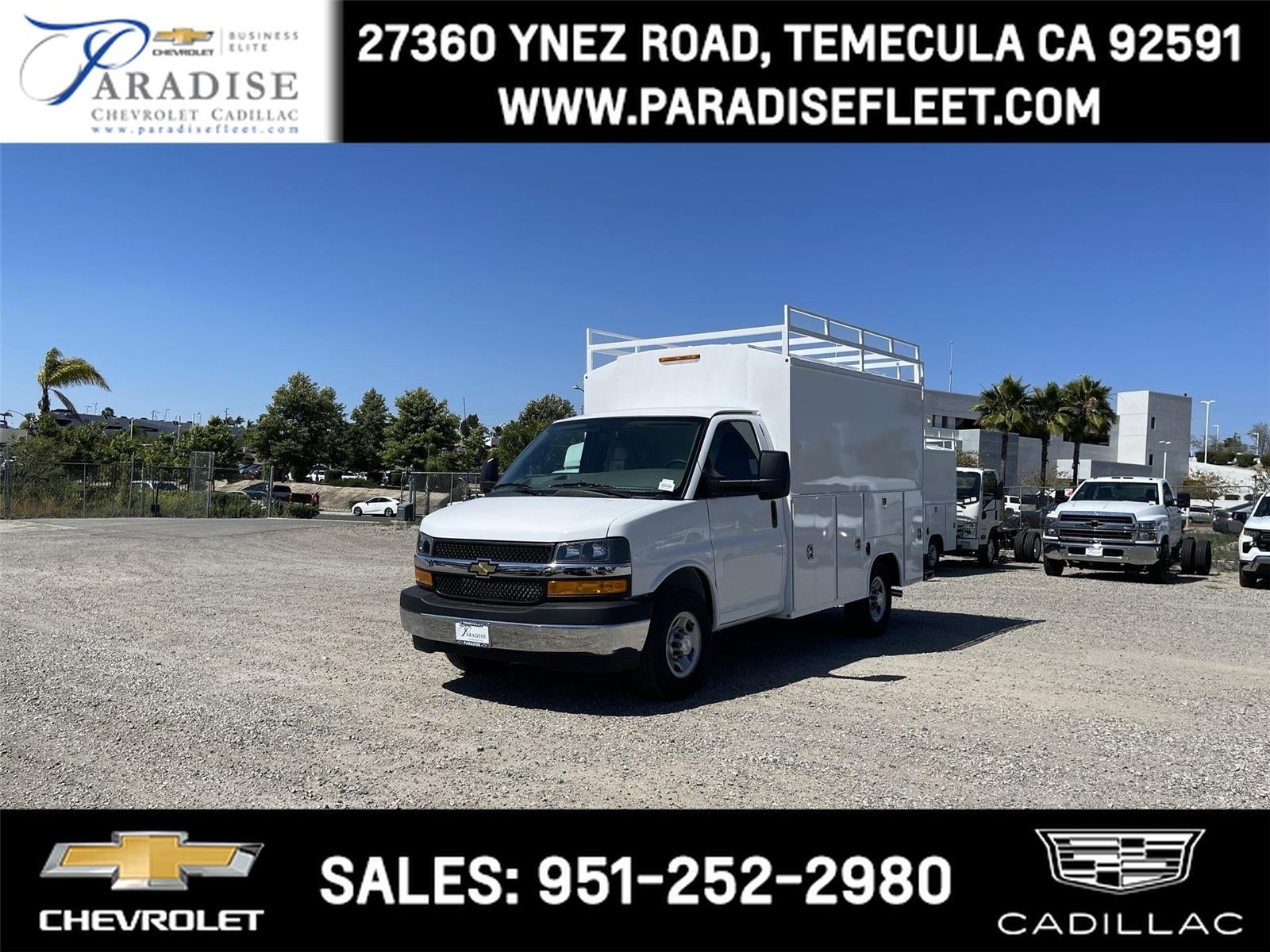 Summit White 2026 Chevrolet Express Chassis Van Rear-Wheel Drive Automatic