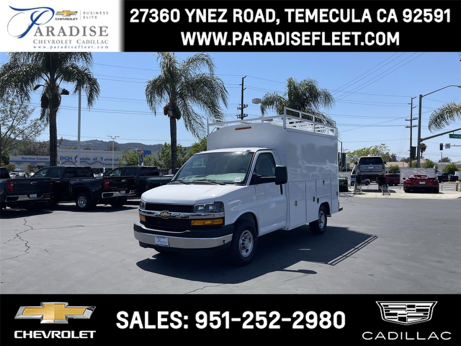 Summit White 2026 Chevrolet Express Chassis Van Rear-Wheel Drive Automatic