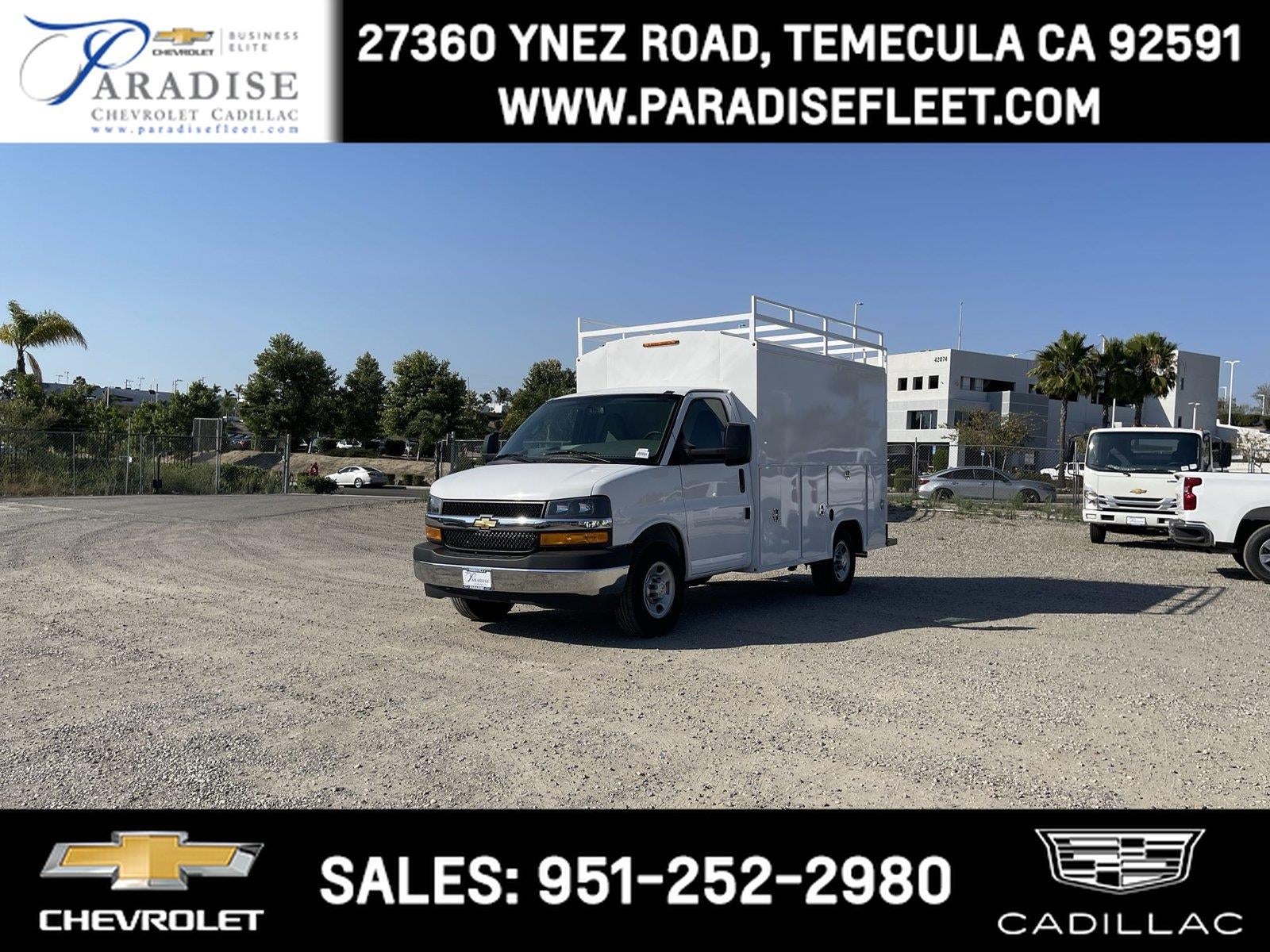 Summit White 2026 Chevrolet Express Chassis Van Rear-Wheel Drive Automatic