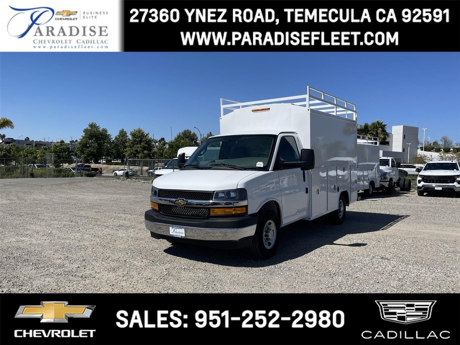 Summit White 2026 Chevrolet Express Chassis Van Rear-Wheel Drive Automatic
