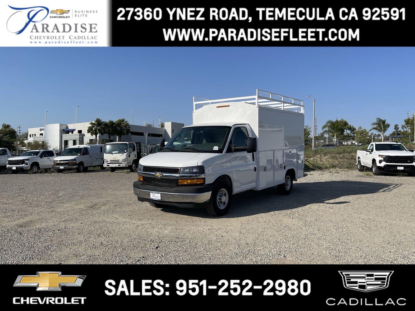 Summit White 2026 Chevrolet Express Chassis Van Rear-Wheel Drive Automatic