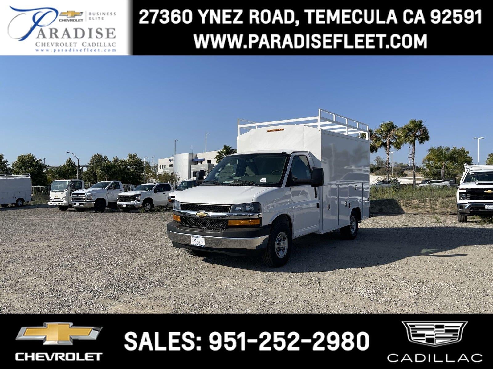 Summit White 2026 Chevrolet Express Chassis Van Rear-Wheel Drive Automatic