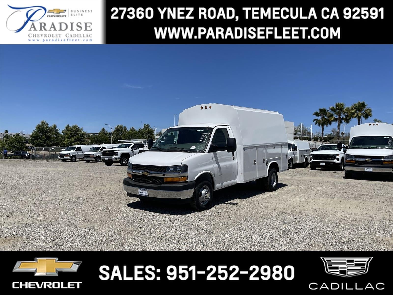 Summit White 2026 Chevrolet Express Chassis Van Rear-Wheel Drive Automatic