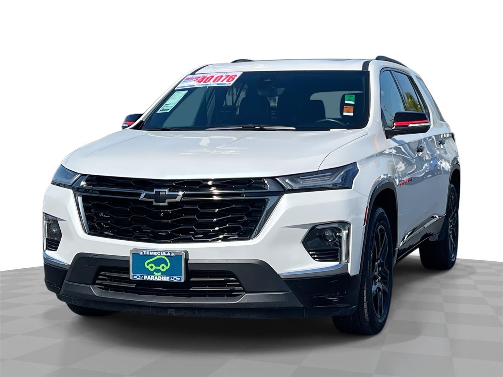 White (Iridescent Pearl Tricoat) 2023 Chevrolet Traverse SUV / Crossover Front-Wheel Drive Automatic