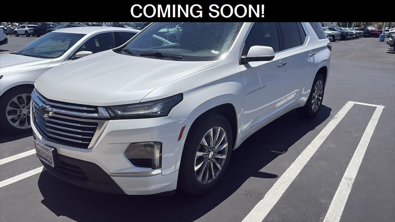 White (Iridescent Pearl Tricoat) 2023 Chevrolet Traverse SUV / Crossover Four-Wheel Drive Automatic