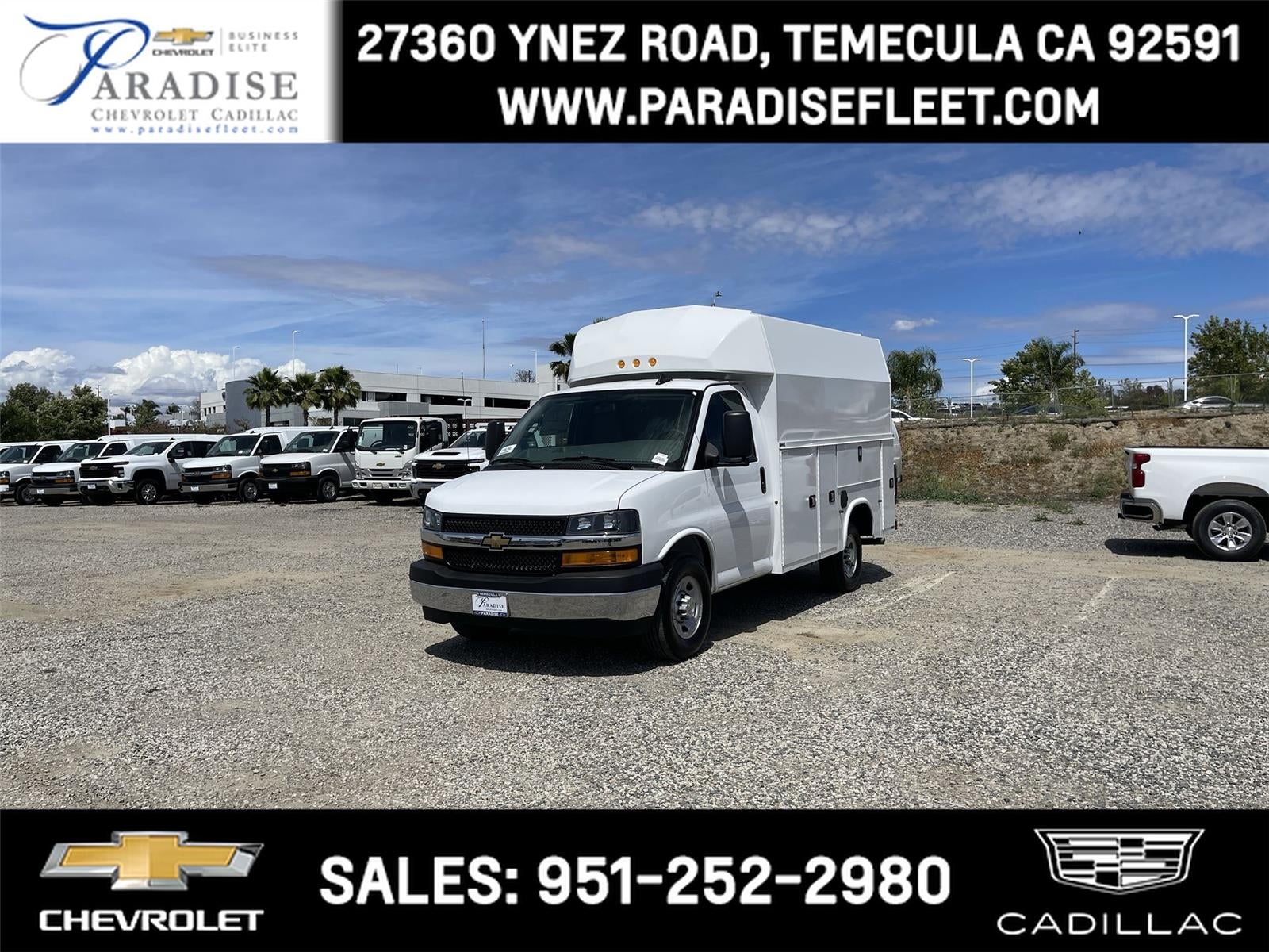 Summit White 2026 Chevrolet Express Chassis Van Rear-Wheel Drive Automatic