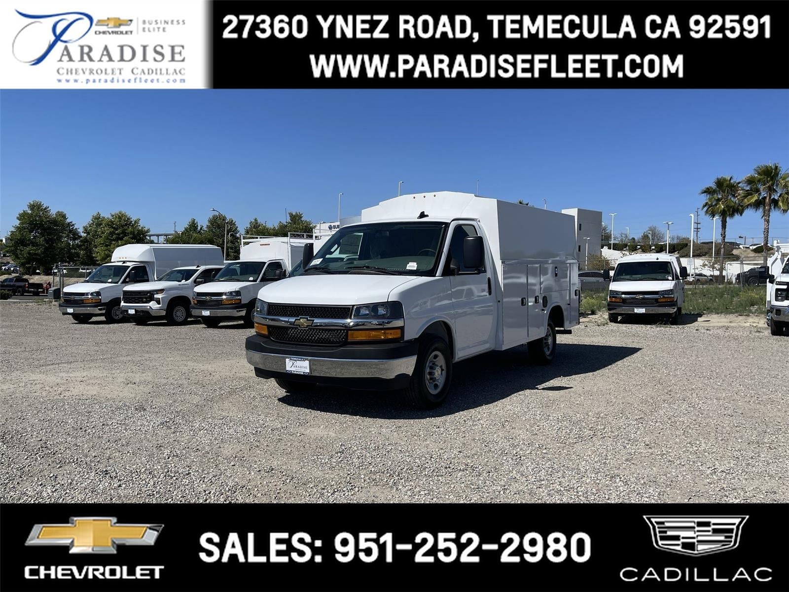 Summit White 2026 Chevrolet Express Chassis Van Rear-Wheel Drive Automatic