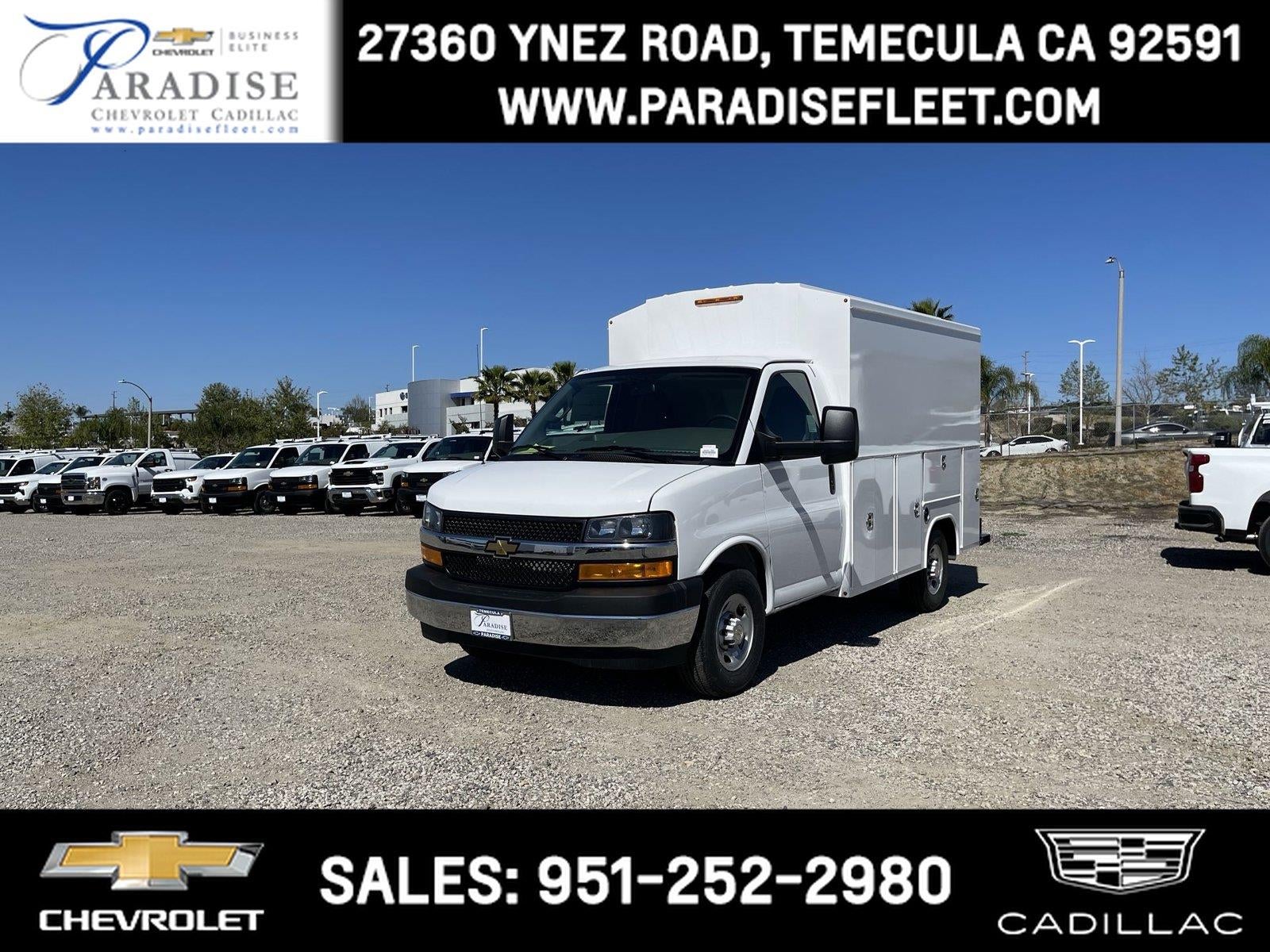 Summit White 2026 Chevrolet Express Chassis Van Rear-Wheel Drive Automatic