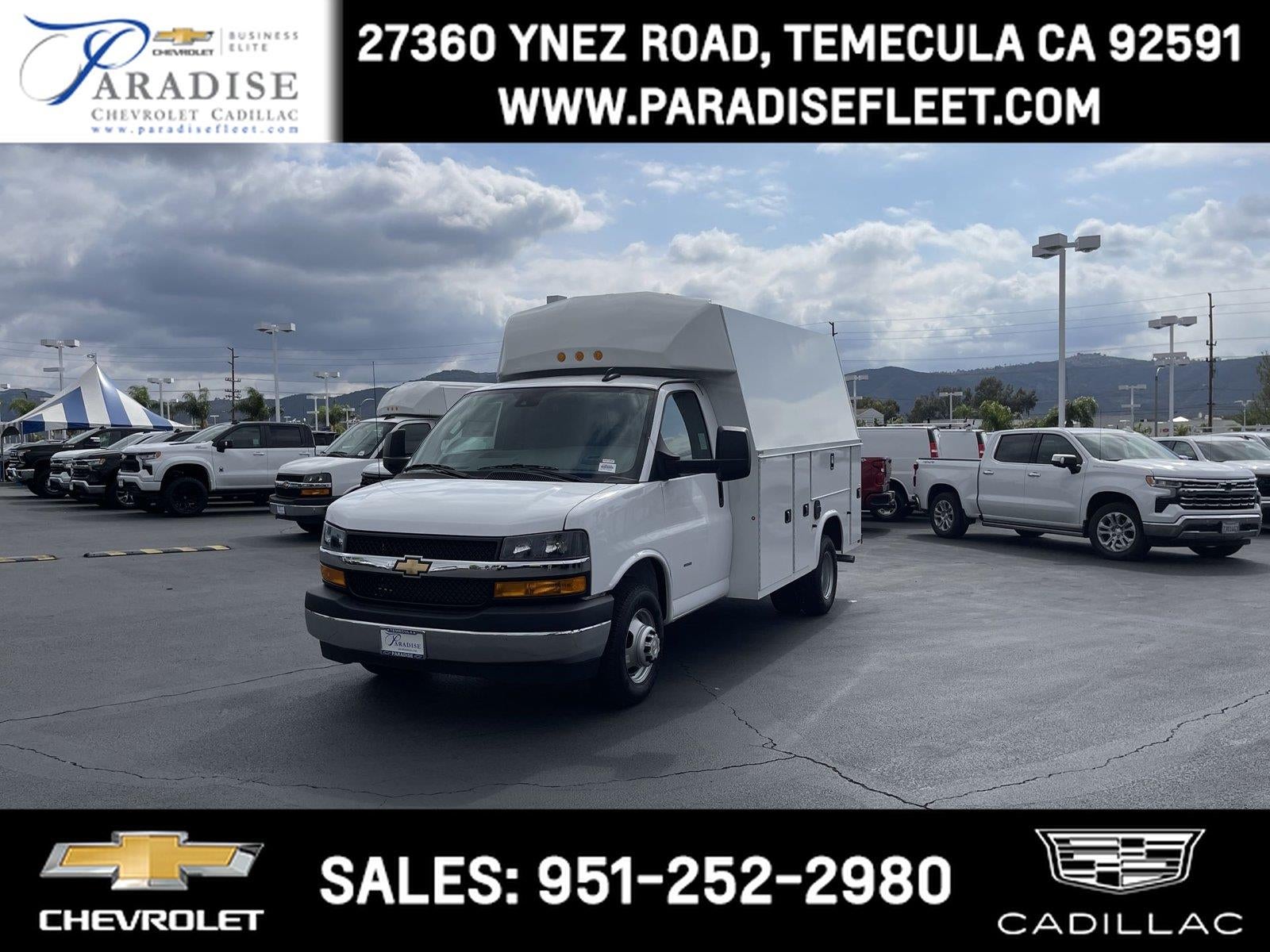 Summit White 2025 Chevrolet Express Chassis Van Rear-Wheel Drive Automatic