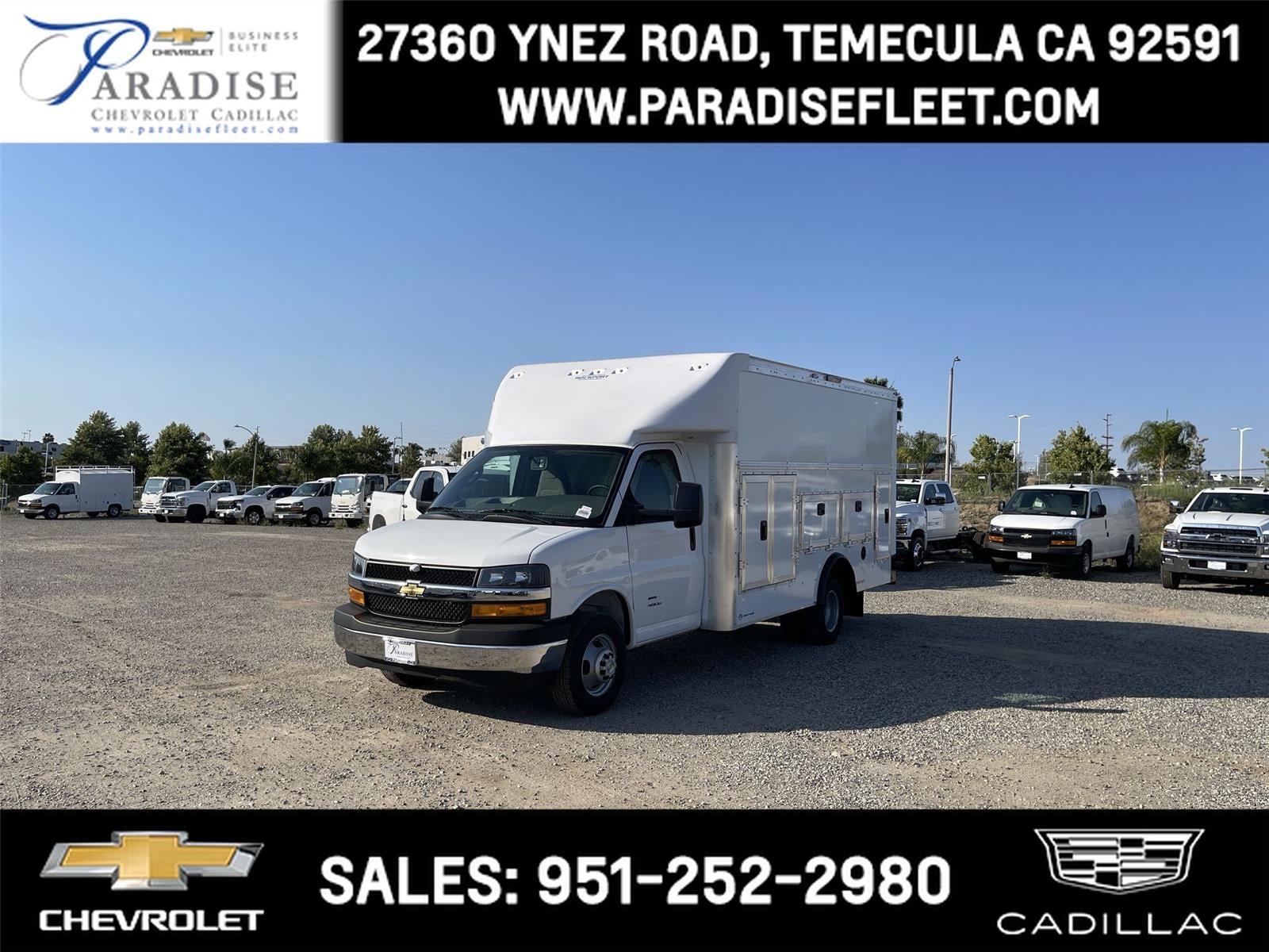 Summit White 2026 Chevrolet Express Chassis Van Rear-Wheel Drive Automatic