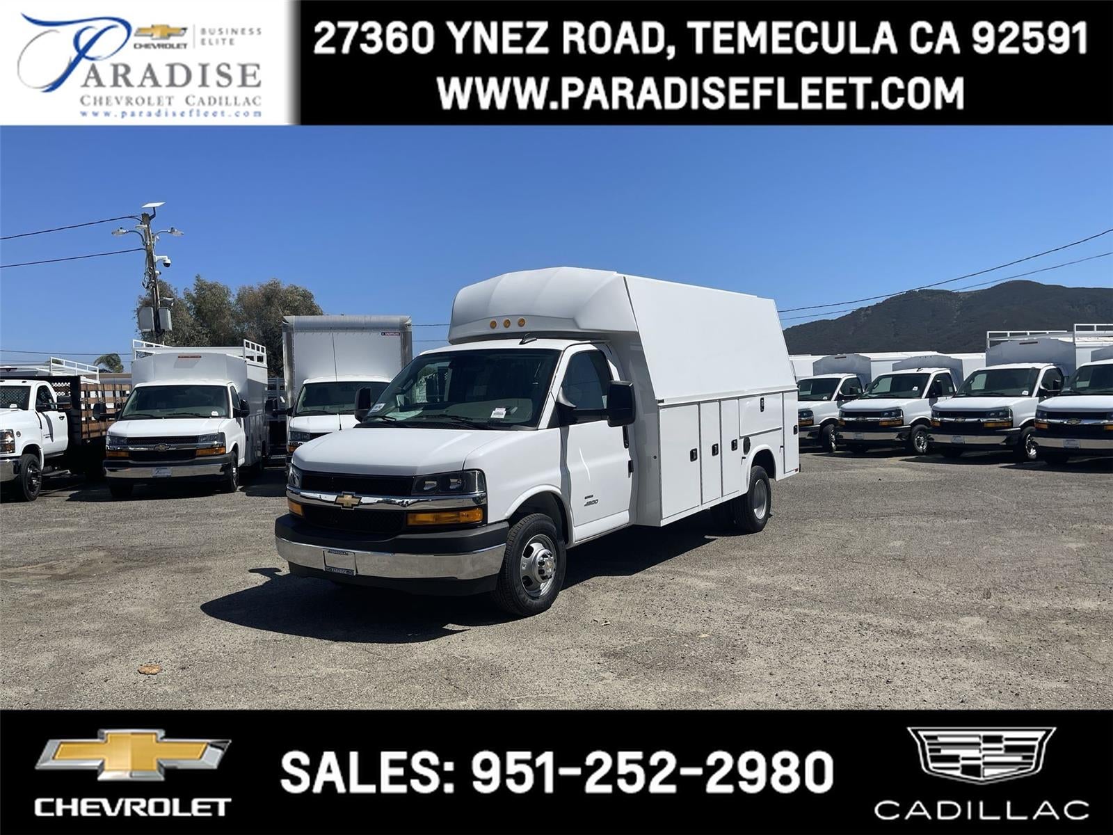 Summit White 2026 Chevrolet Express Chassis Van Rear-Wheel Drive Automatic