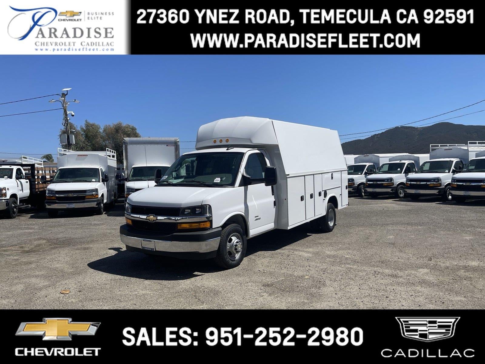 Summit White 2026 Chevrolet Express Chassis Van Rear-Wheel Drive Automatic