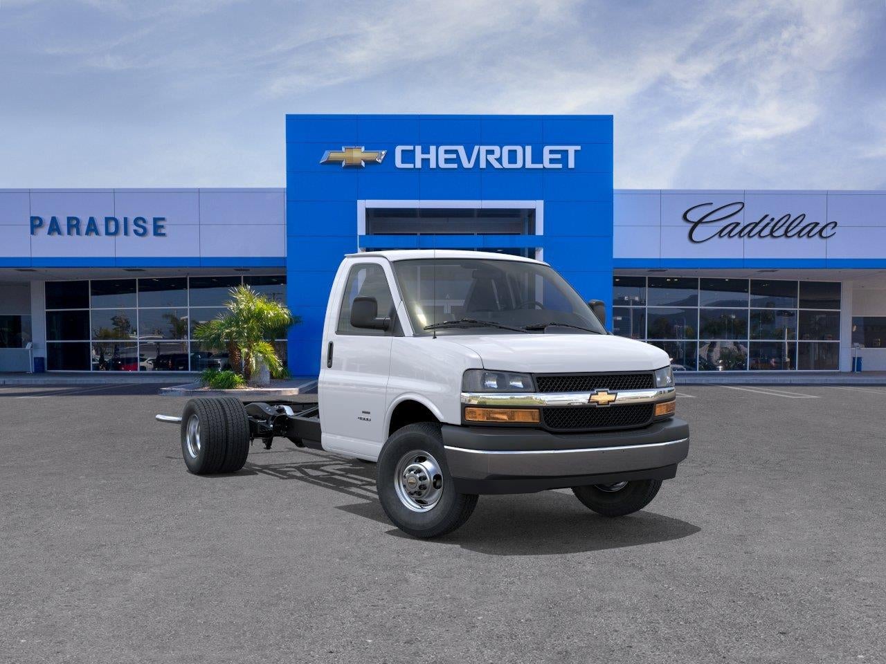 Summit White 2026 Chevrolet Express Chassis Van Rear-Wheel Drive Automatic