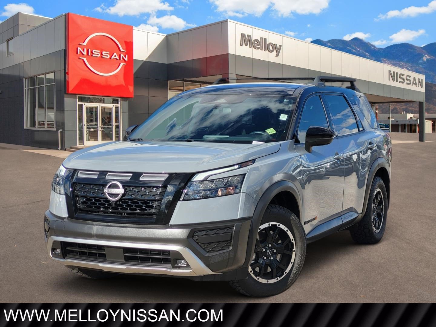2024 Nissan Pathfinder SV