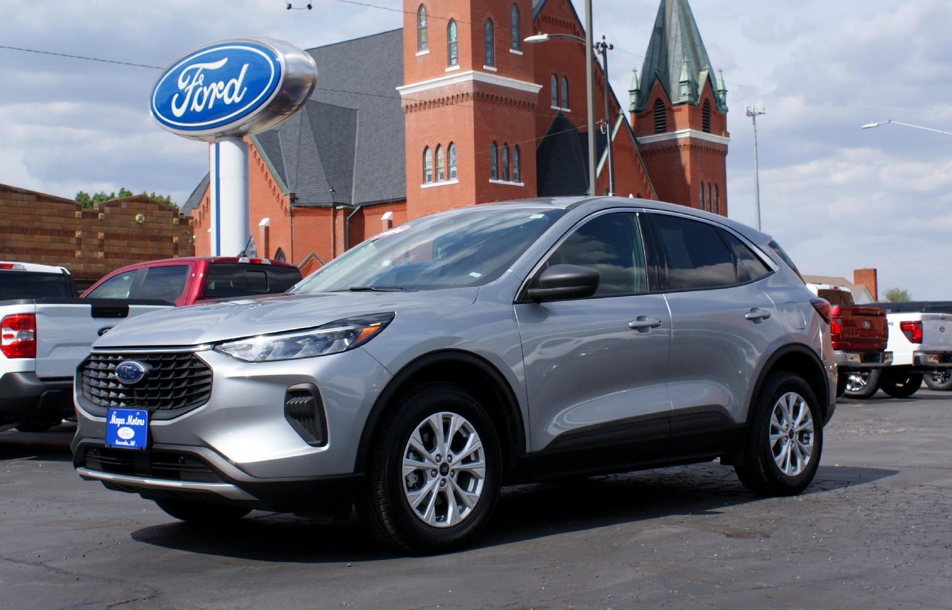 Iconic Silver Metallic 2024 Ford Escape SUV / Crossover All-Wheel Drive 8-Speed Automatic