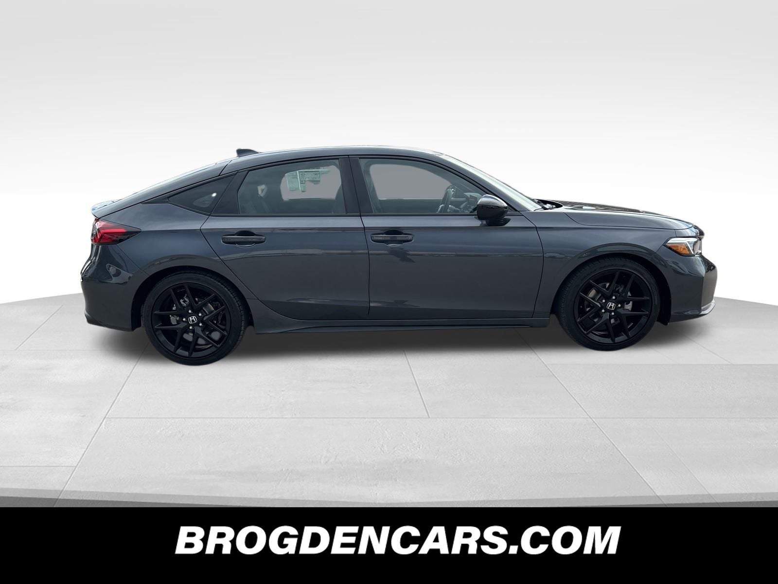 View vehicle photo 2