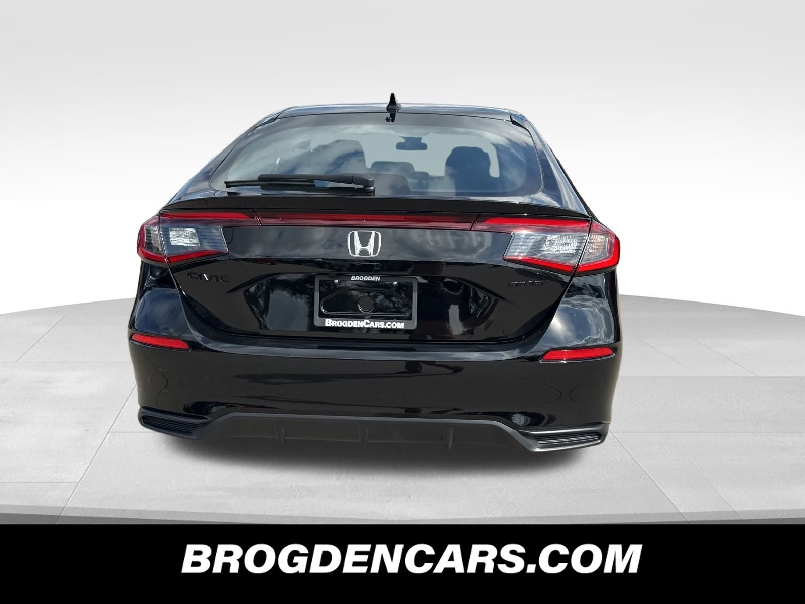 View vehicle photo 4