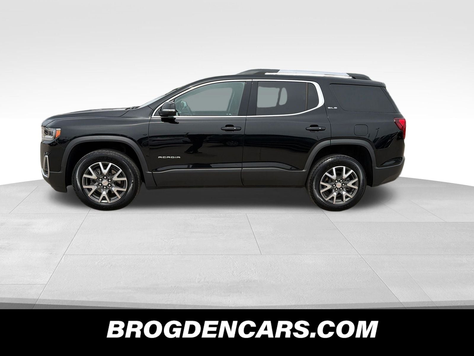 View vehicle photo 5