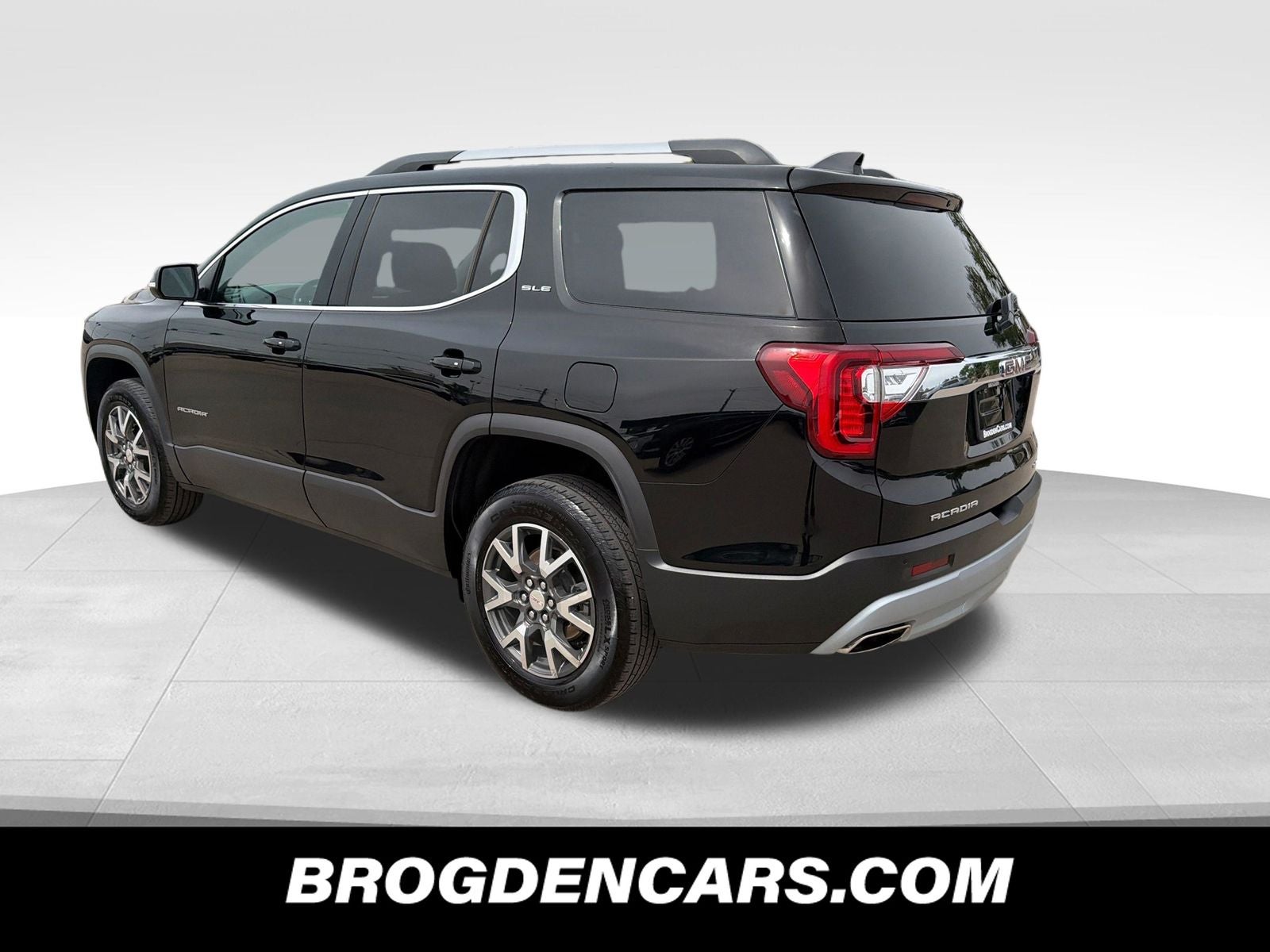 View vehicle photo 6