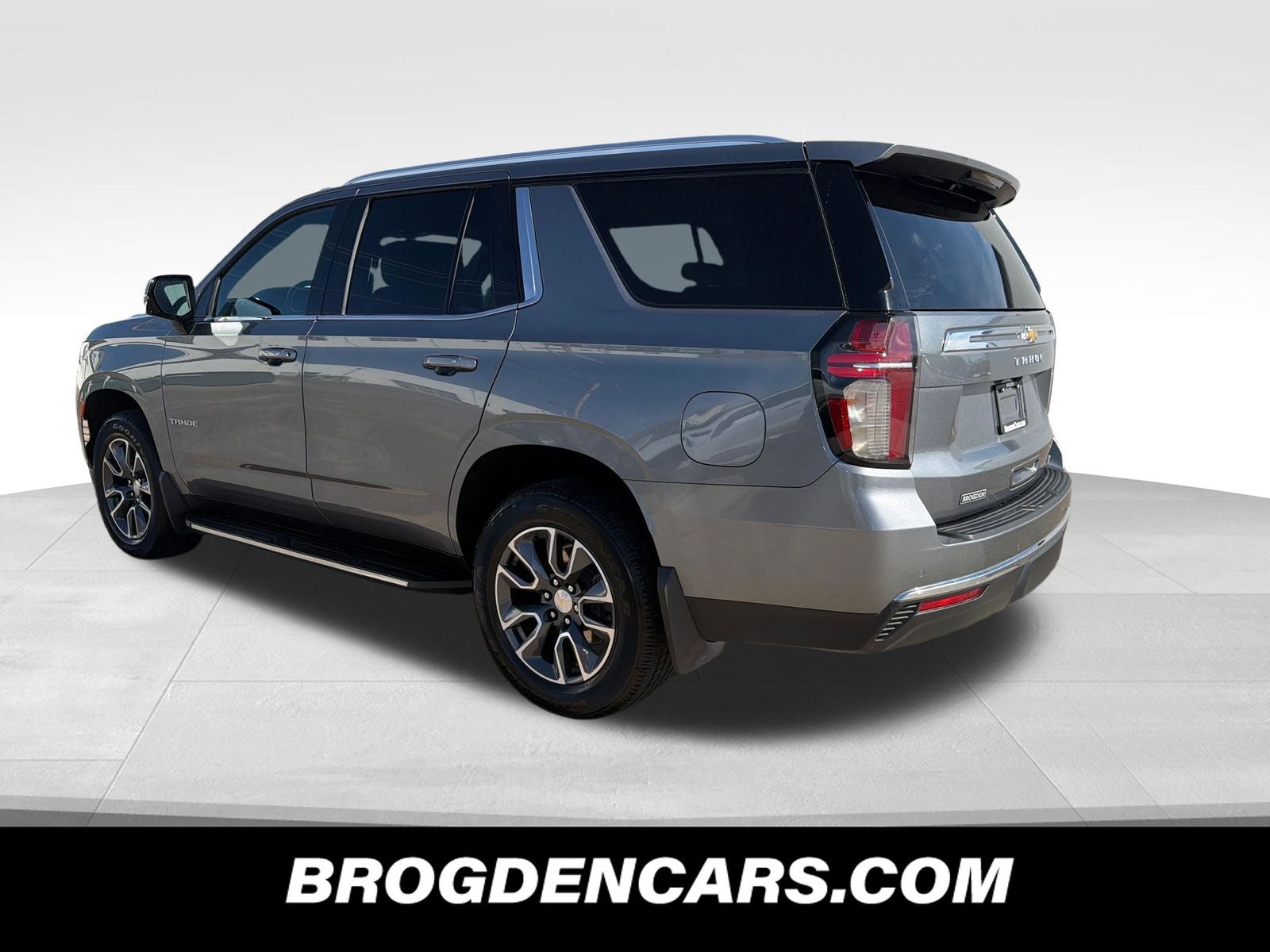 View vehicle photo 6