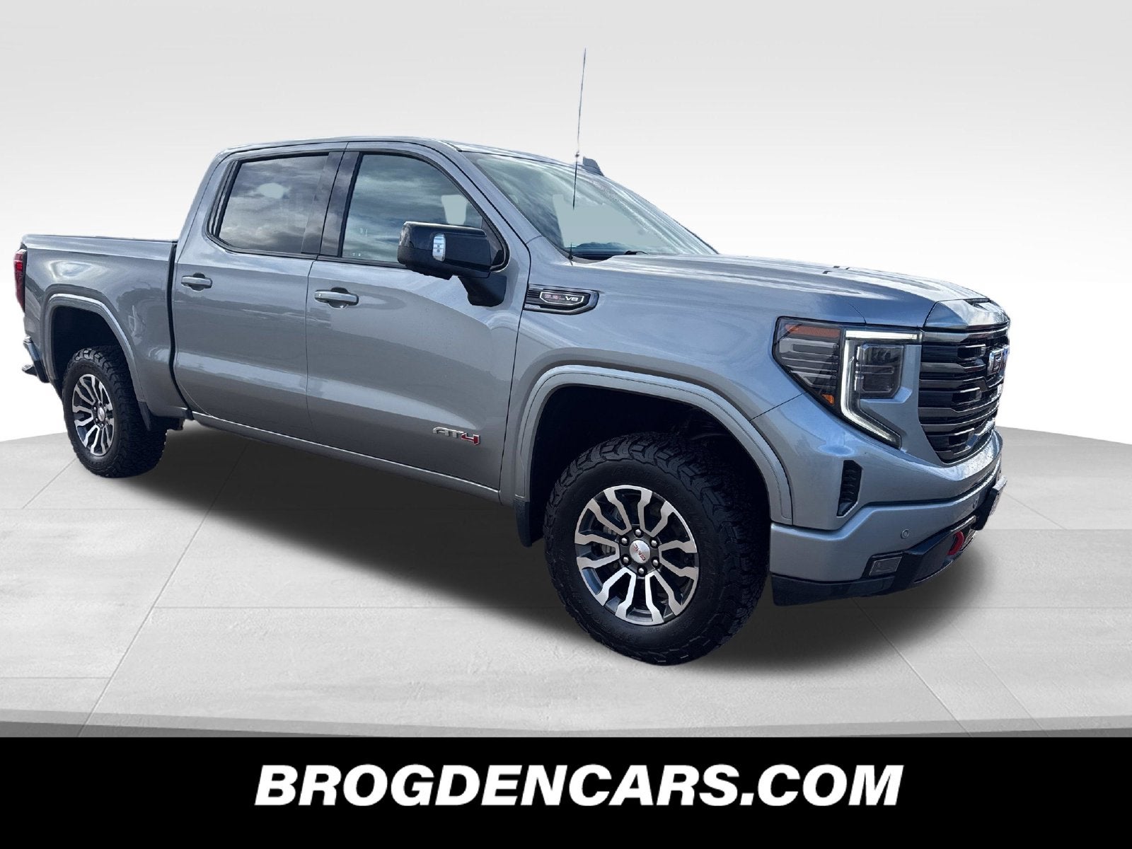  2023 GMC Sierra 1500 AT4 Crew Cab 4WD   