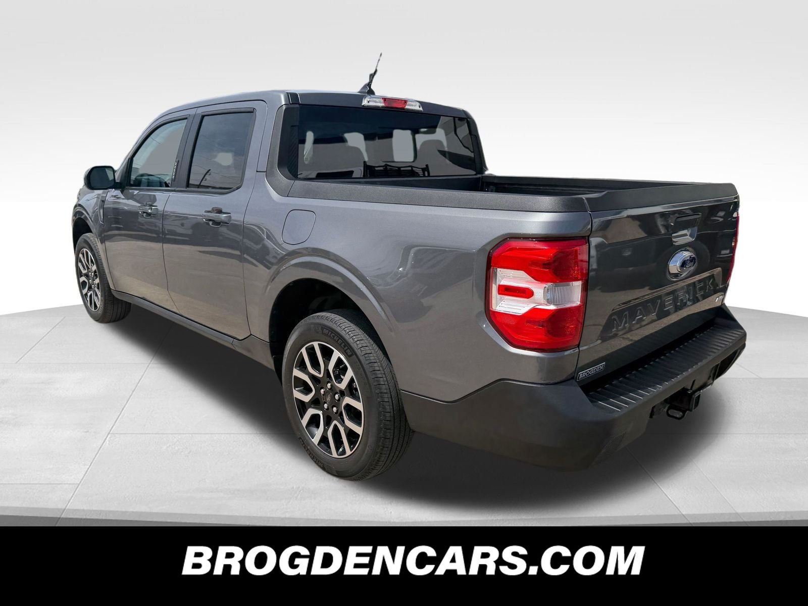 View vehicle photo 6