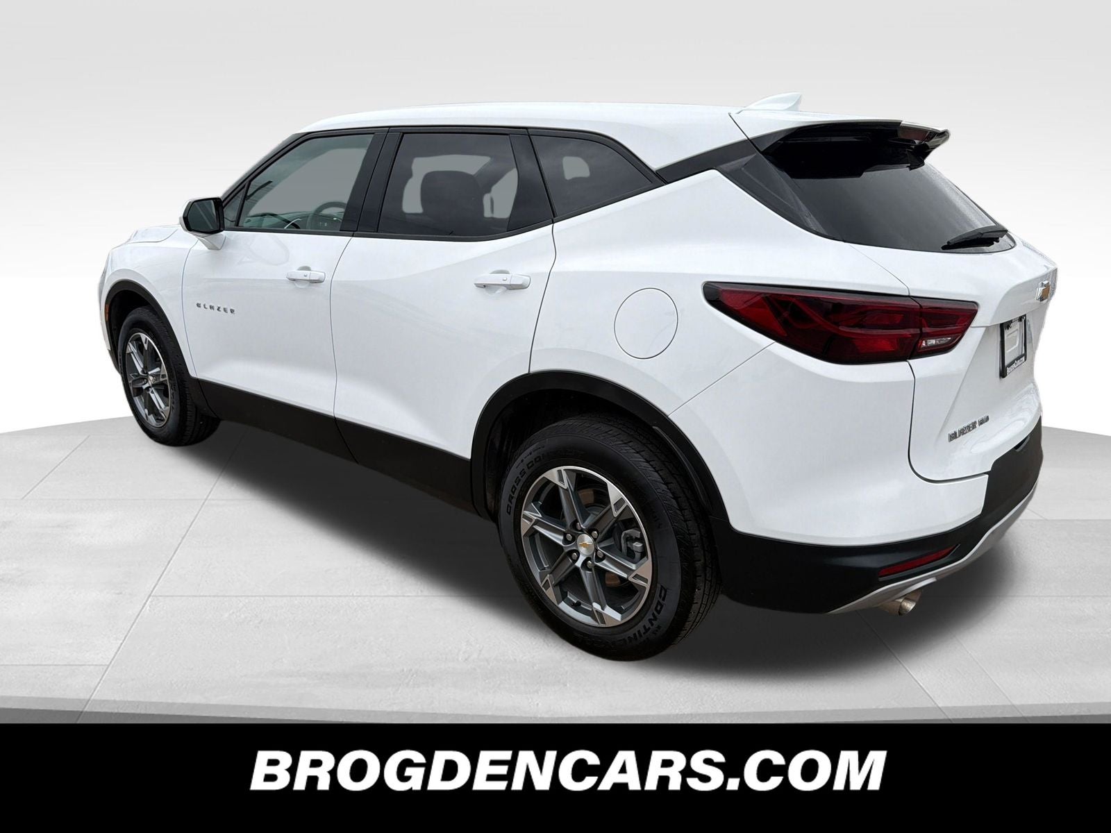 View vehicle photo 6