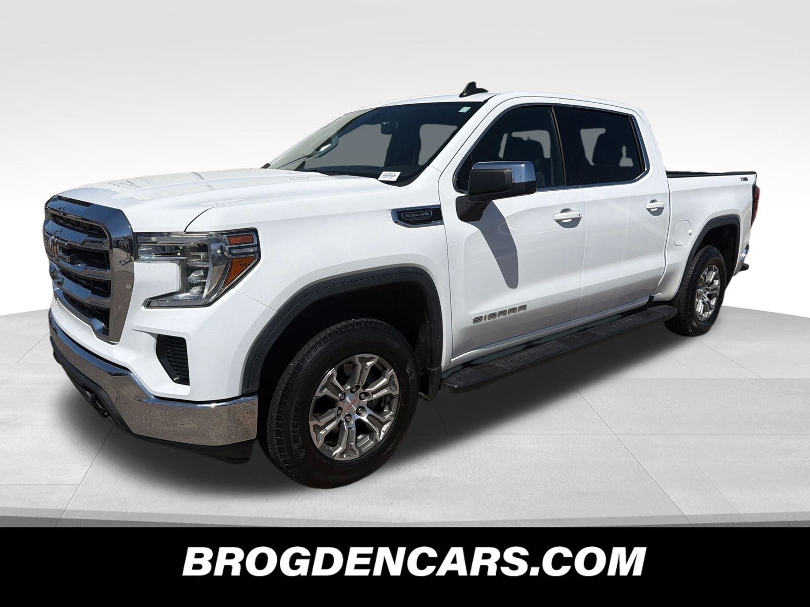 View vehicle photo 4
