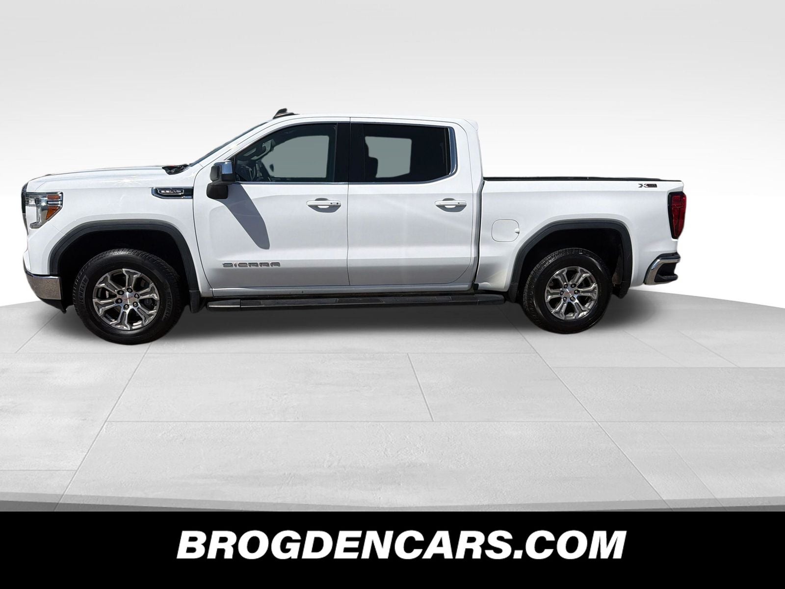 View vehicle photo 5