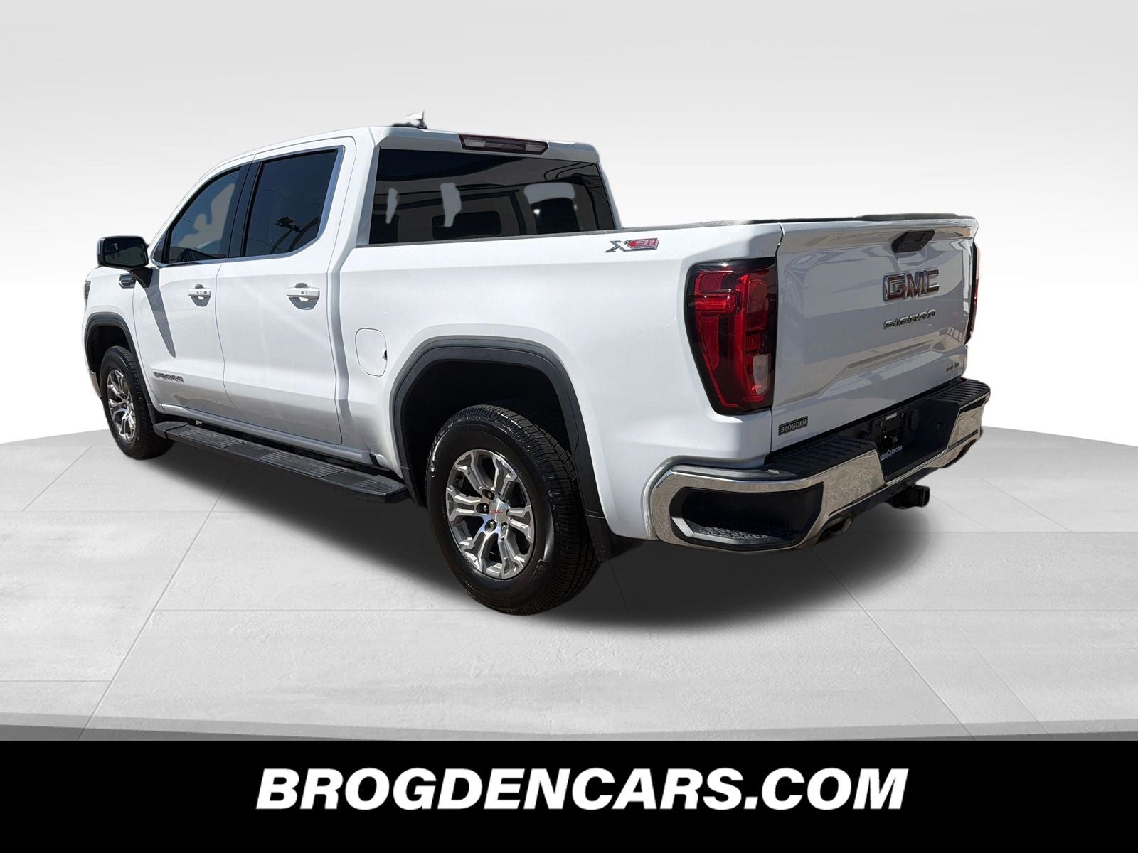 View vehicle photo 6