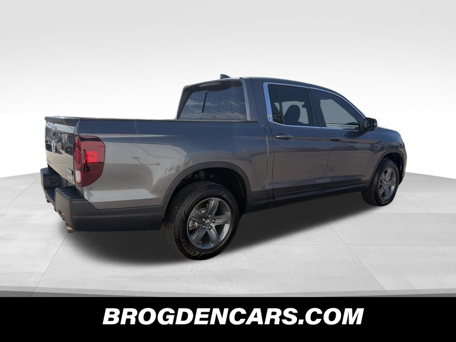 View vehicle photo 6
