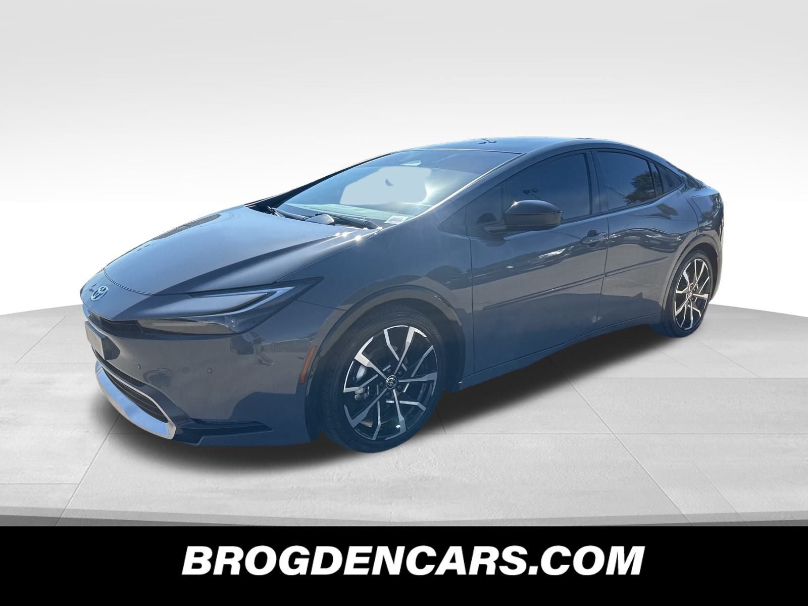 View vehicle photo 7