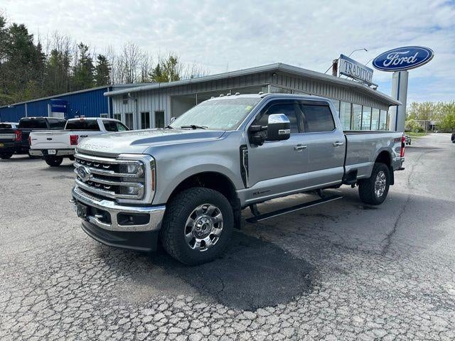 Iconic Silver Metallic 2024 Ford F-350 Super Duty Lariat Crew Cab 4WD Pickup Truck Four-Wheel Drive Automatic