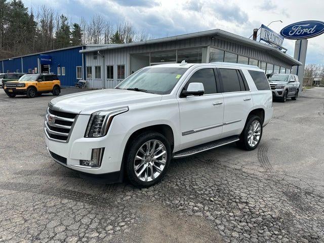 Crystal White Tricoat 2019 Cadillac Escalade Luxury 4WD SUV / Crossover Four-Wheel Drive Automatic