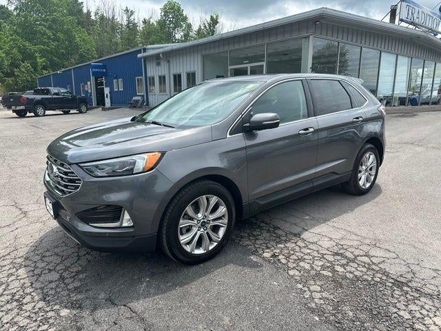  2022 Ford Edge Titanium AWD   