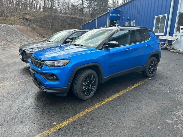 Laser Blue Pearlcoat 2022 Jeep Compass Latitude 4WD SUV / Crossover Four-Wheel Drive Automatic