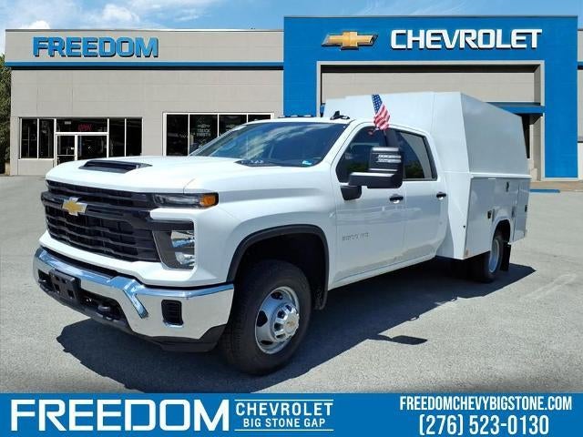 Summit White 2026 Chevrolet Silverado 3500HD Chassis Pickup Truck Four-Wheel Drive Automatic