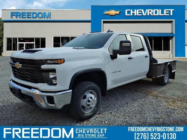 Summit White 2026 Chevrolet Silverado 3500HD Chassis Pickup Truck Four-Wheel Drive Automatic