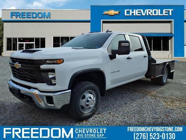 Summit White 2026 Chevrolet Silverado 3500HD Chassis Pickup Truck Four-Wheel Drive Automatic