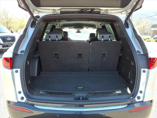 View vehicle photo 6