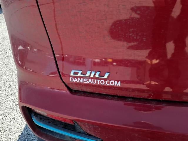 View vehicle photo 5