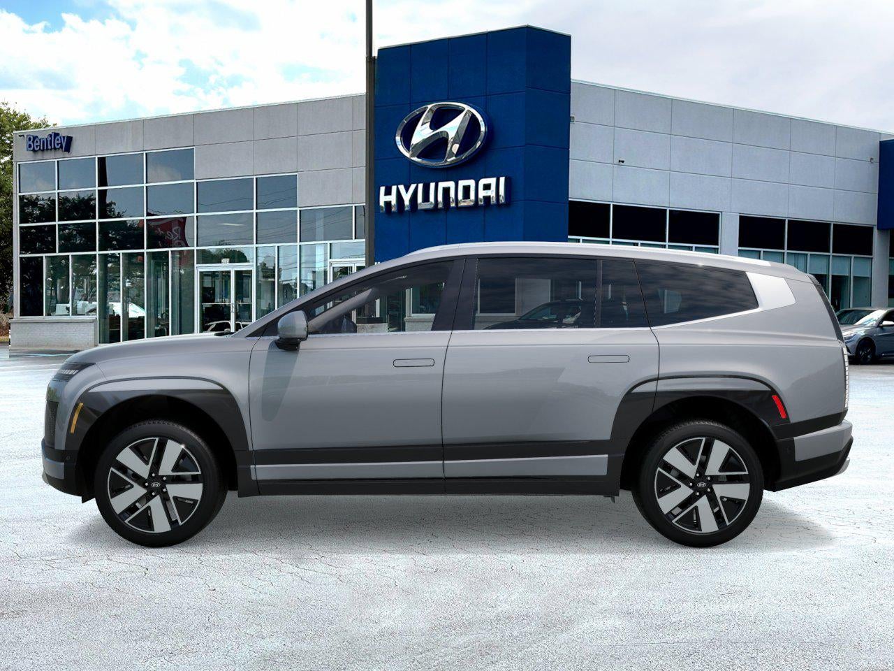 View vehicle photo 3