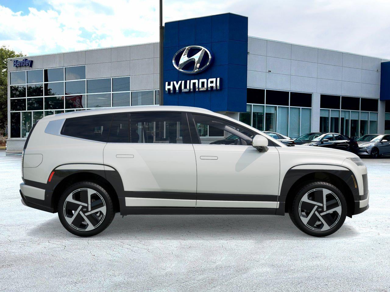 View vehicle photo 7