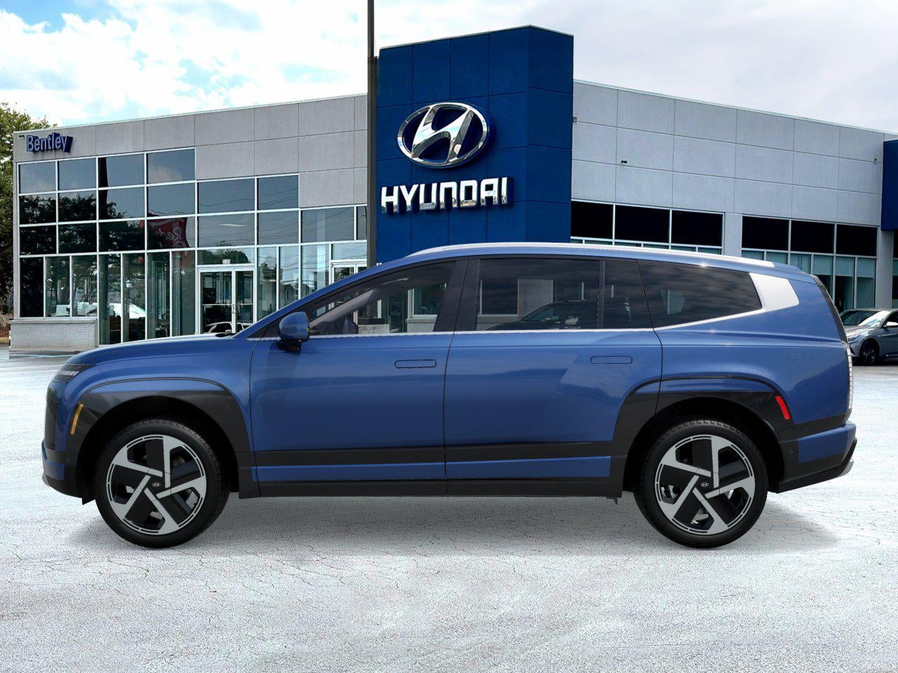 View vehicle photo 3